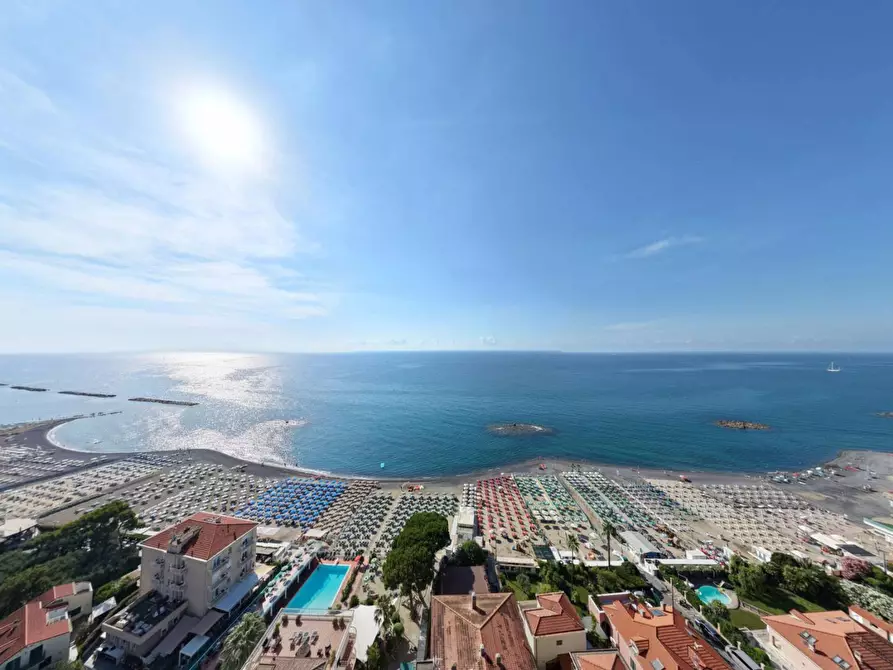 Immagine 22 di Appartamento in vendita  in Via dei Geranei a Diano Marina