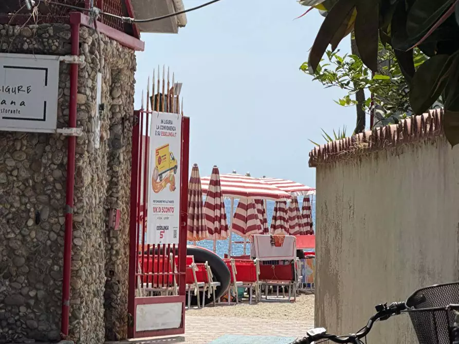 Immagine 17 di Appartamento in vendita  in Via dei Geranei a Diano Marina