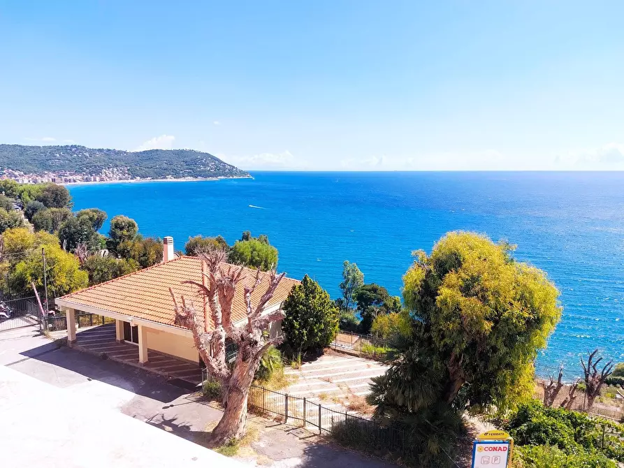 Immagine 3 di Appartamento in vendita  in via aurelia 14 18 a Badalucco