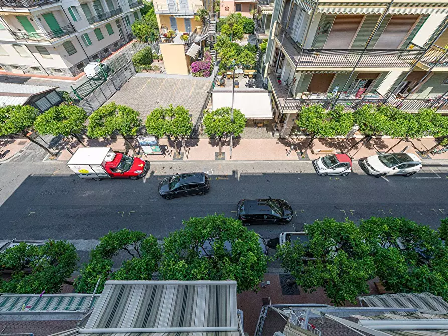 Immagine 9 di Appartamento in vendita  in Viale Kennedy 50 a Diano Marina