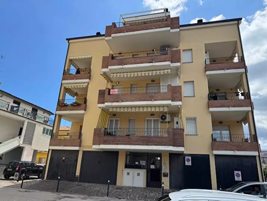 Immagine 38 di Locale commerciale in vendita  a Alba Adriatica