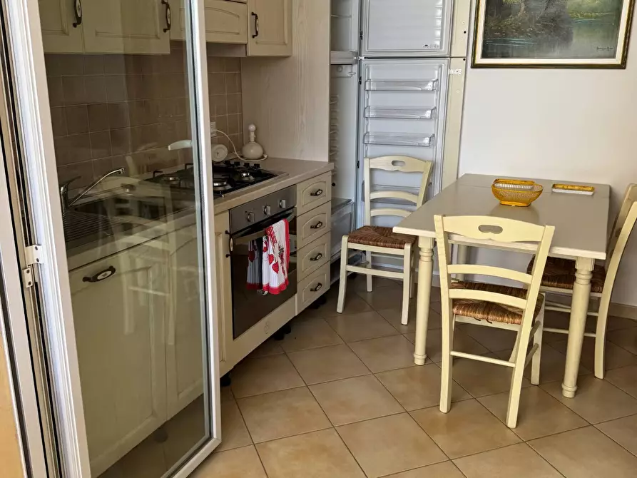 Immagine 5 di Locale commerciale in vendita  a Alba Adriatica