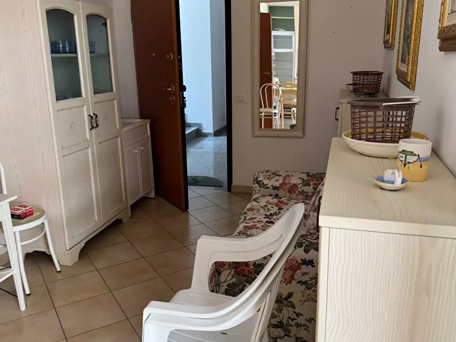 Immagine 3 di Locale commerciale in vendita  a Alba Adriatica