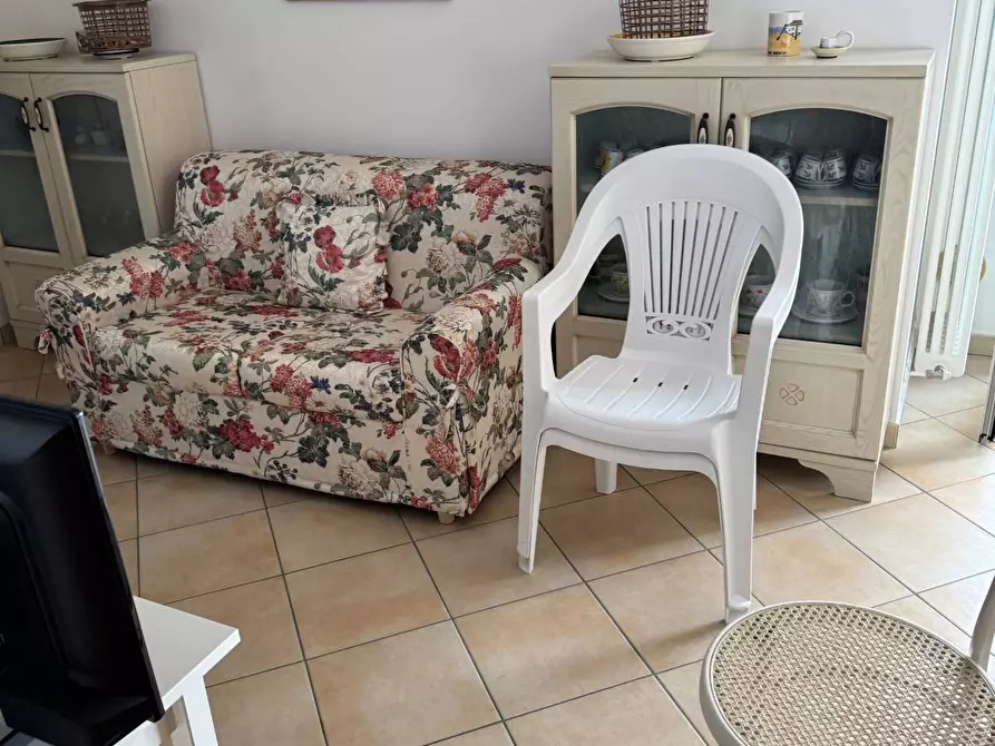 Immagine 7 di Locale commerciale in vendita  a Alba Adriatica