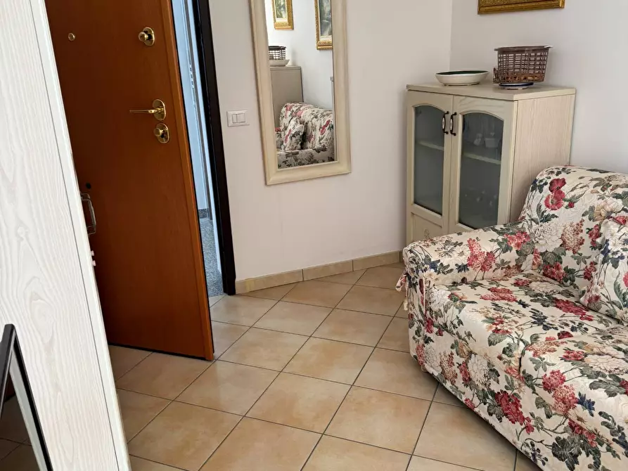 Immagine 9 di Locale commerciale in vendita  a Alba Adriatica