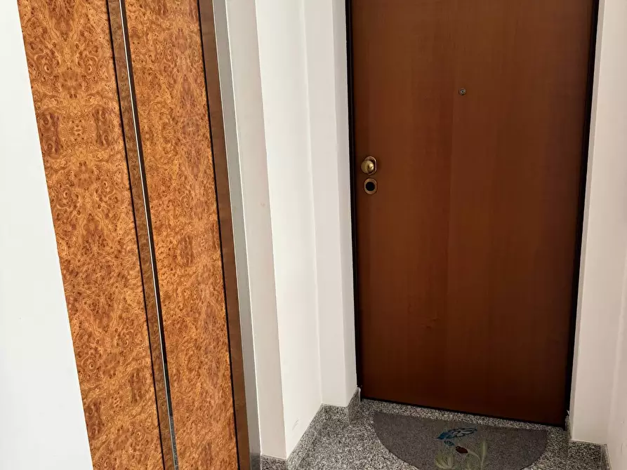 Immagine 34 di Locale commerciale in vendita  a Alba Adriatica