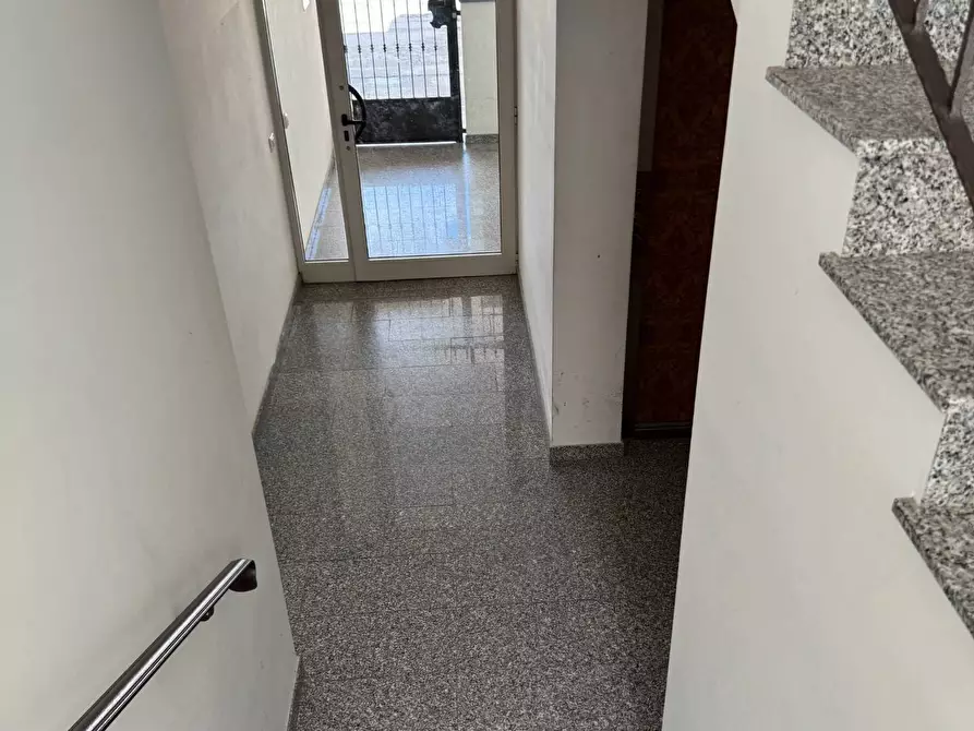 Immagine 36 di Locale commerciale in vendita  a Alba Adriatica