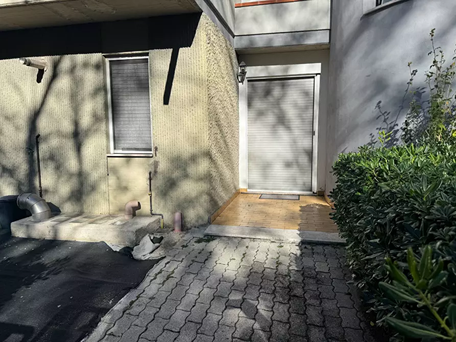 Immagine 54 di Locale commerciale in vendita  in via XXIV maggio a Tortoreto