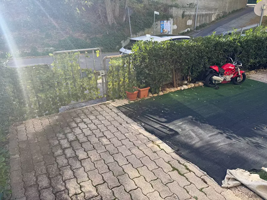 Immagine 51 di Locale commerciale in vendita  in via XXIV maggio a Tortoreto