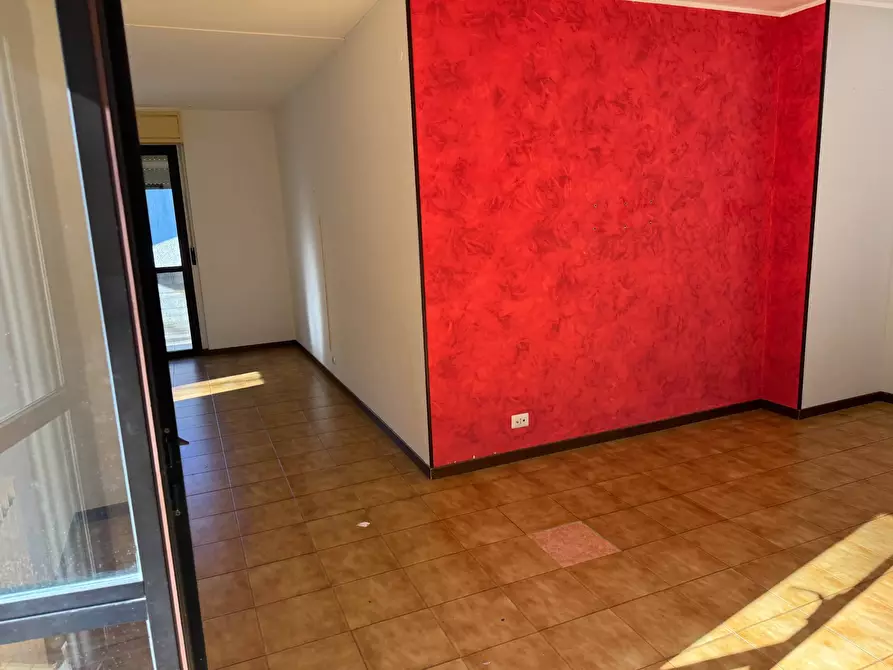 Immagine 3 di Locale commerciale in vendita  in via XXIV maggio a Tortoreto