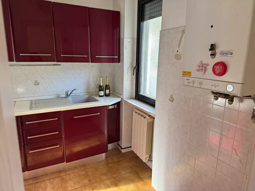 Immagine 12 di Locale commerciale in vendita  in via XXIV maggio a Tortoreto