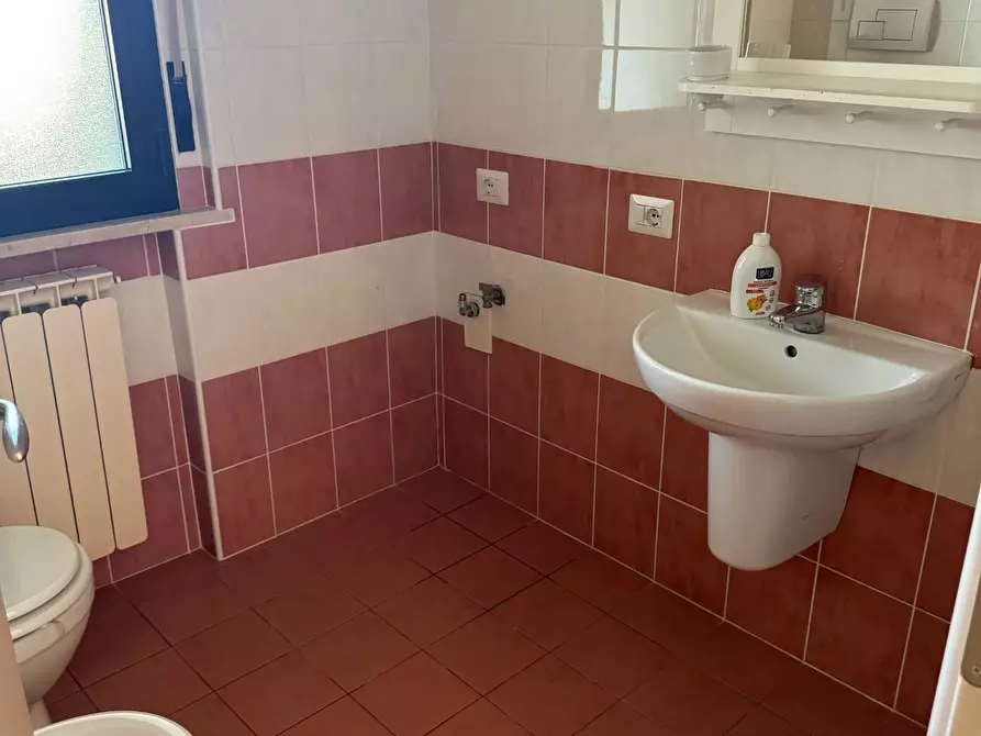 Immagine 20 di Locale commerciale in vendita  in via XXIV maggio a Tortoreto