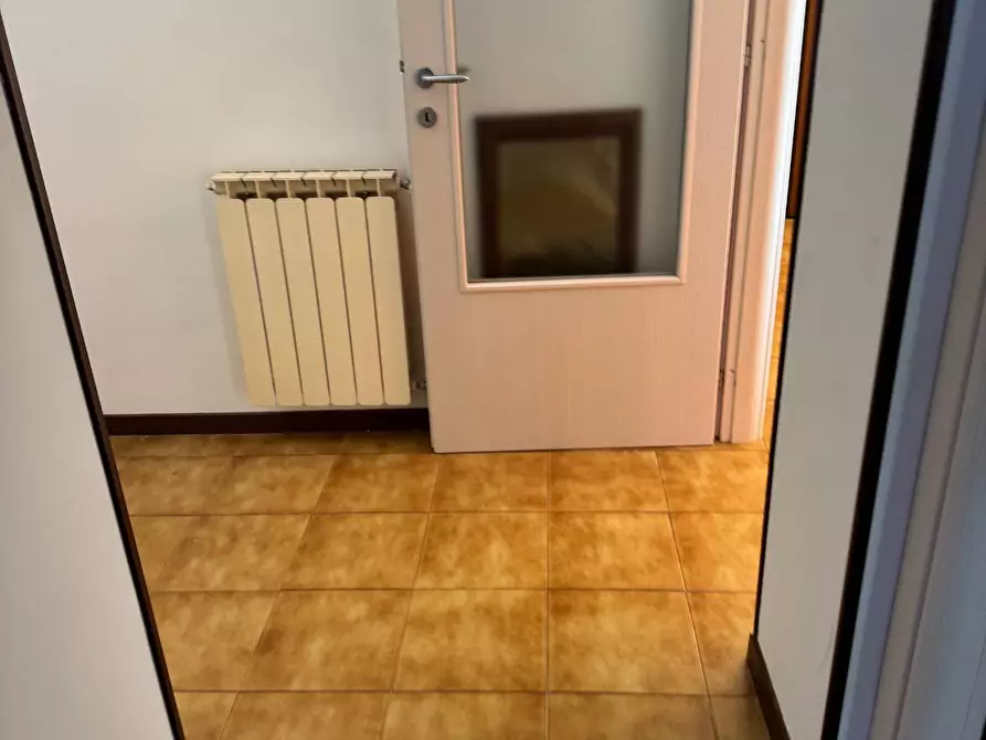 Immagine 24 di Locale commerciale in vendita  in via XXIV maggio a Tortoreto