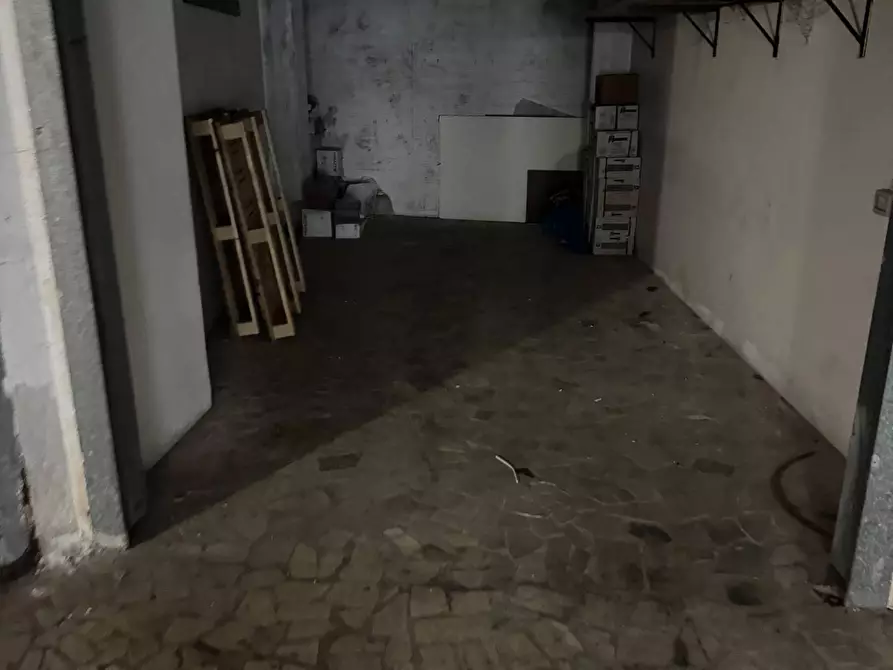 Immagine 57 di Locale commerciale in vendita  in via XXIV maggio a Tortoreto