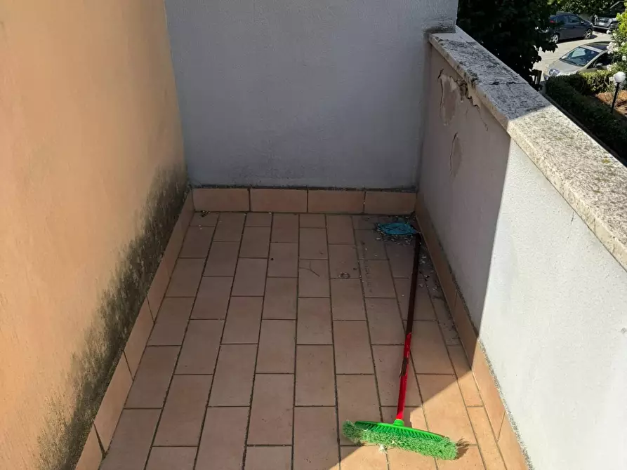 Immagine 19 di Locale commerciale in vendita  in via gorizia a Alba Adriatica