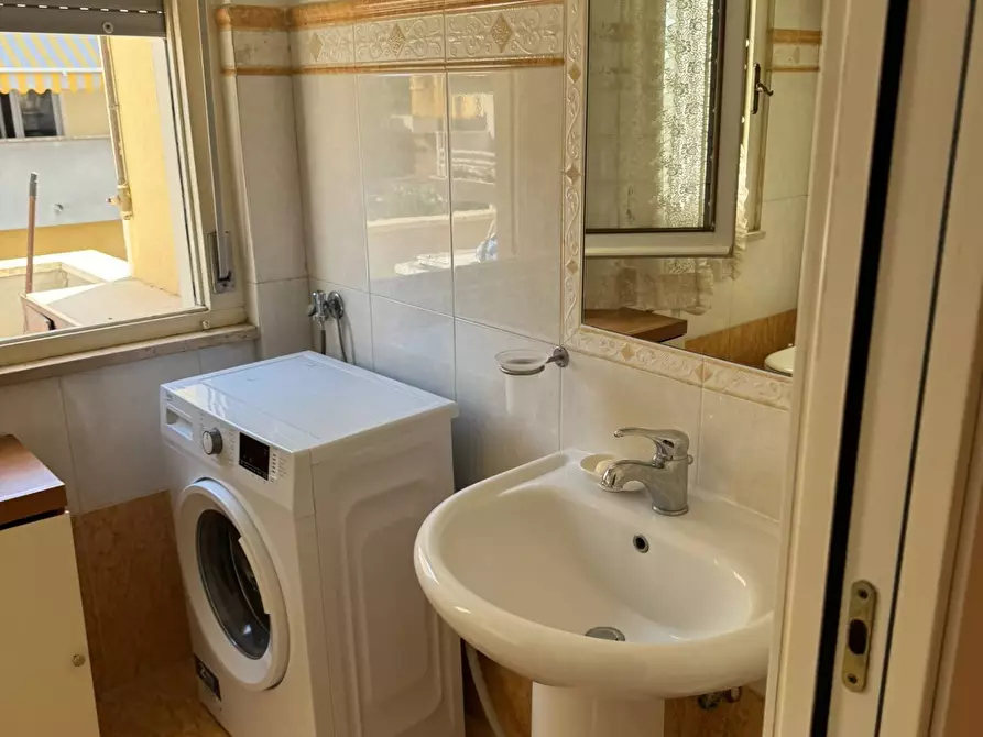 Immagine 27 di Locale commerciale in vendita  in via gorizia a Alba Adriatica