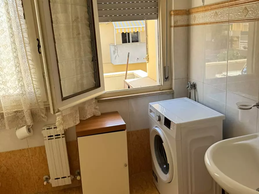 Immagine 28 di Locale commerciale in vendita  in via gorizia a Alba Adriatica