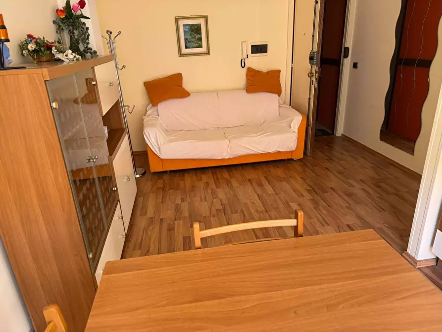 Immagine 17 di Locale commerciale in vendita  in via gorizia a Alba Adriatica