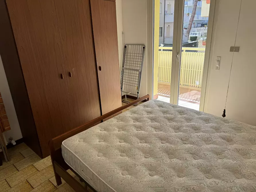 Immagine 12 di Locale commerciale in vendita  in via padova a Alba Adriatica