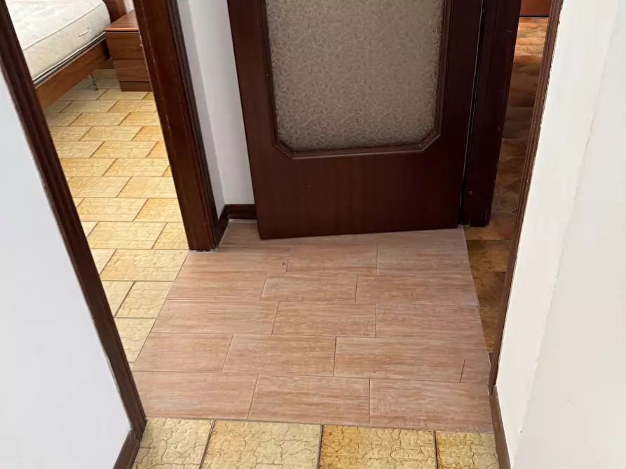 Immagine 18 di Locale commerciale in vendita  in via padova a Alba Adriatica