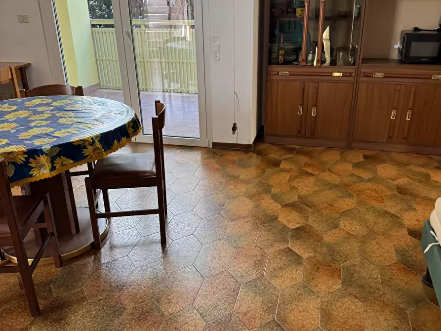 Immagine 6 di Locale commerciale in vendita  in via padova a Alba Adriatica