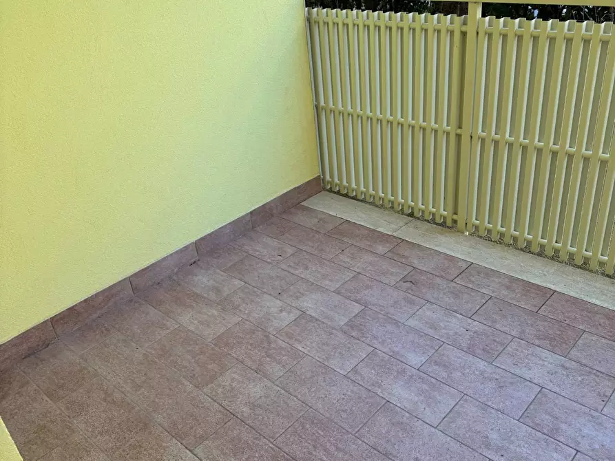 Immagine 26 di Locale commerciale in vendita  in via padova a Alba Adriatica