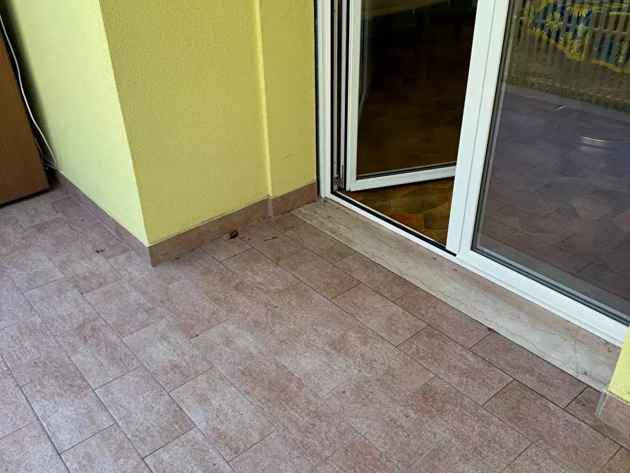 Immagine 28 di Locale commerciale in vendita  in via padova a Alba Adriatica