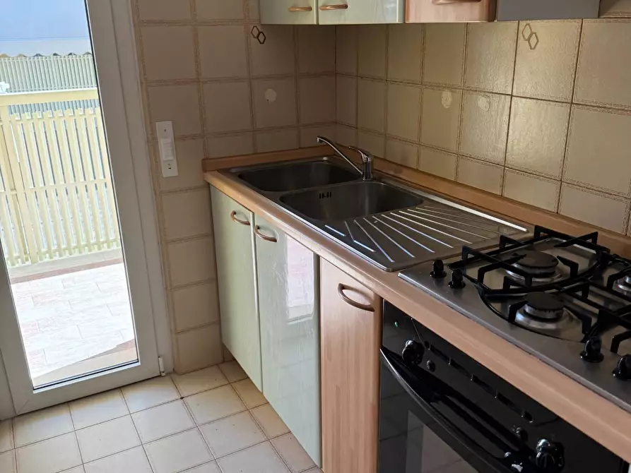 Immagine 19 di Locale commerciale in vendita  in via padova a Alba Adriatica