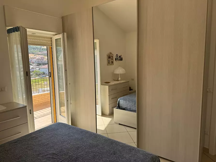 Immagine 25 di Locale commerciale in vendita  in via Scopellitti a Tortoreto