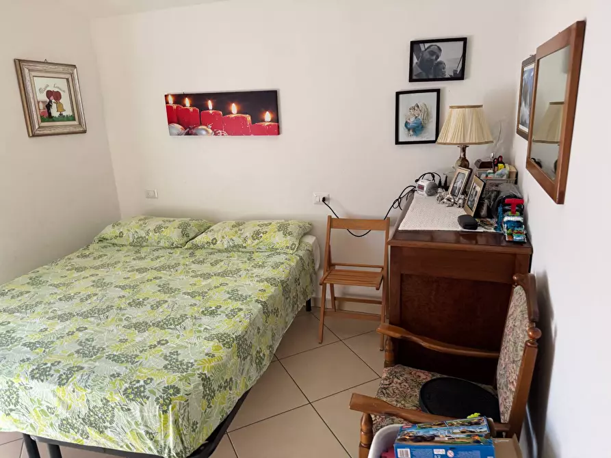 Immagine 40 di Locale commerciale in vendita  in via Scopellitti a Tortoreto