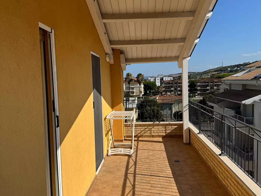 Immagine 2 di Locale commerciale in vendita  in via Scopellitti a Tortoreto