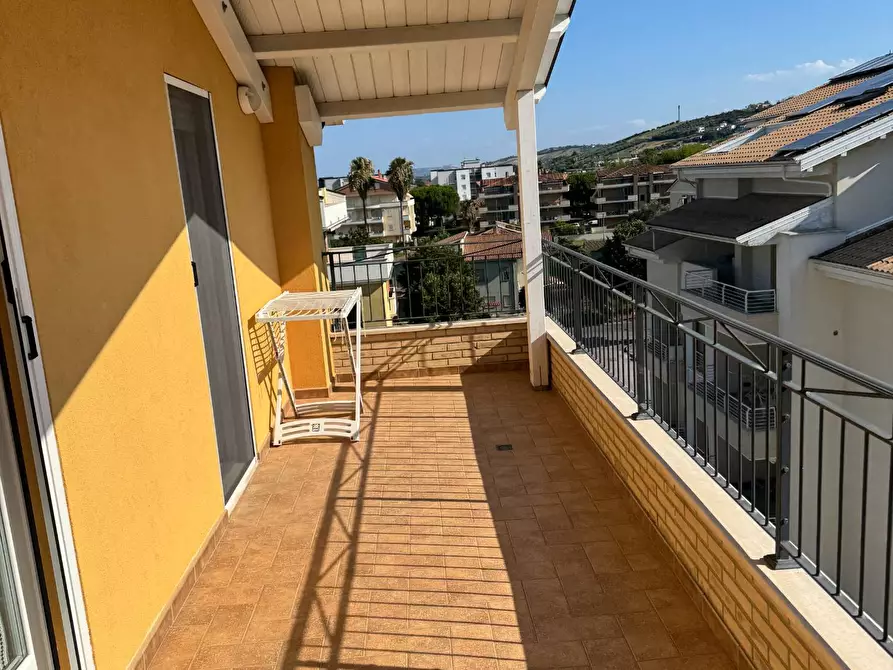 Immagine 3 di Locale commerciale in vendita  in via Scopellitti a Tortoreto