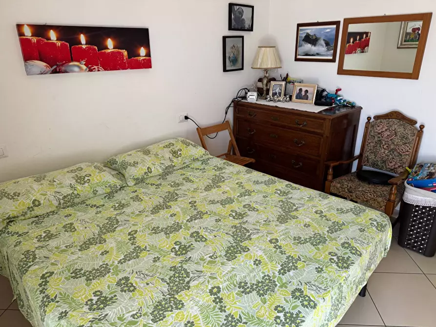 Immagine 42 di Locale commerciale in vendita  in via Scopellitti a Tortoreto