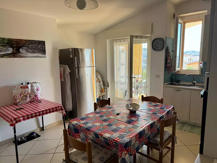 Immagine 17 di Locale commerciale in vendita  in via Scopellitti a Tortoreto