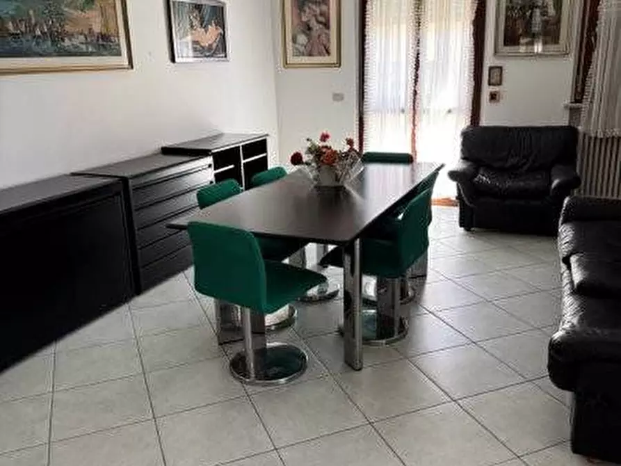 Immagine 1 di Locale commerciale in vendita  in VIA BRODOLINI a Martinsicuro