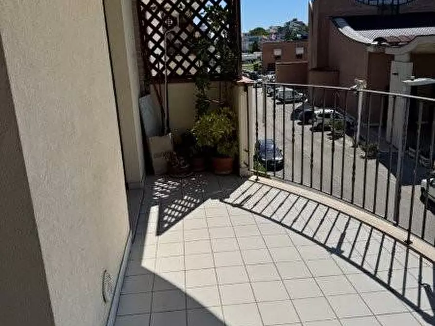 Immagine 8 di Locale commerciale in vendita  in VIA BRODOLINI a Martinsicuro