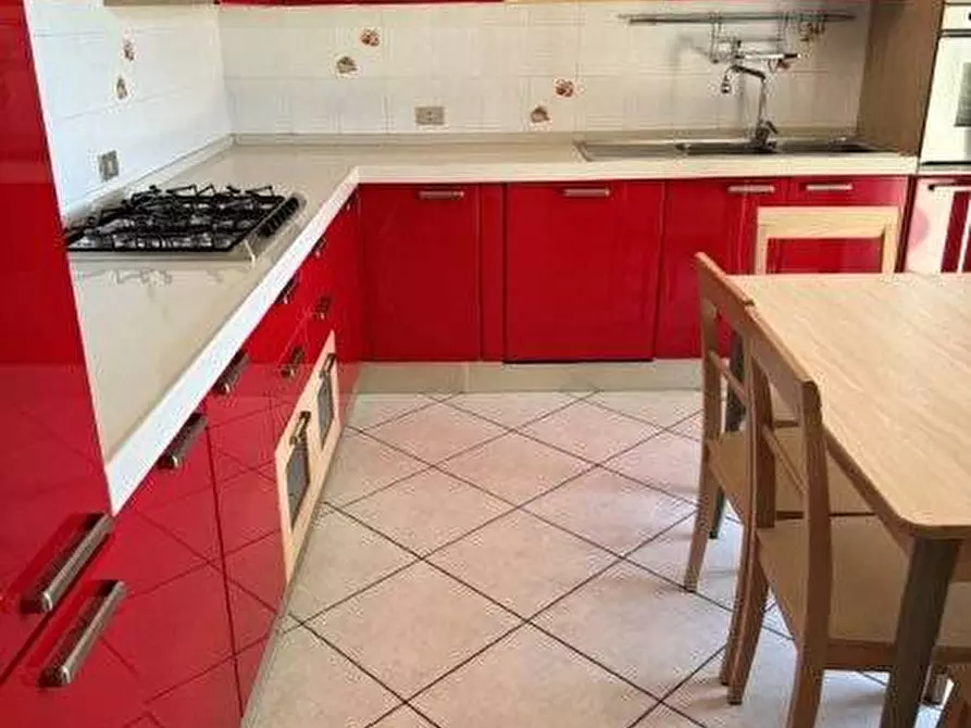 Immagine 16 di Locale commerciale in vendita  in VIA BRODOLINI a Martinsicuro