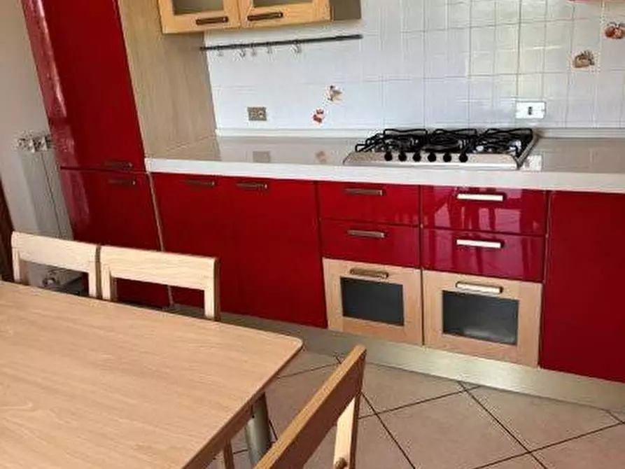 Immagine 19 di Locale commerciale in vendita  in VIA BRODOLINI a Martinsicuro