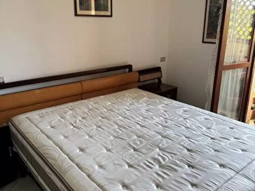 Immagine 30 di Locale commerciale in vendita  in VIA BRODOLINI a Martinsicuro