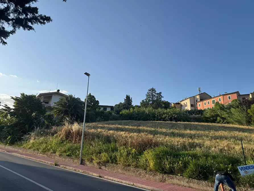 Immagine 9 di Locale commerciale in vendita  in via Piane Tronto snc a Ancarano