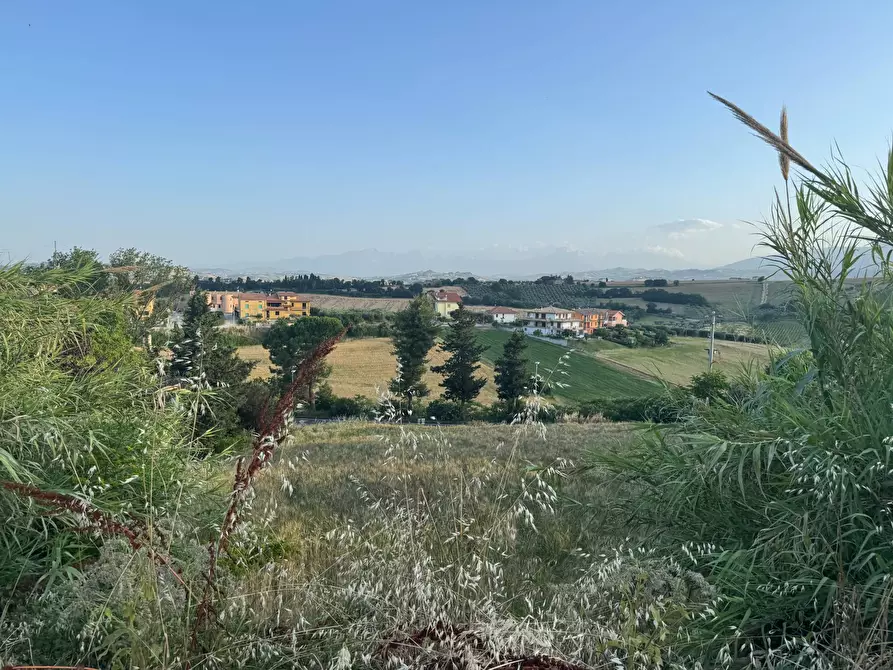 Immagine 15 di Locale commerciale in vendita  in via Piane Tronto snc a Ancarano