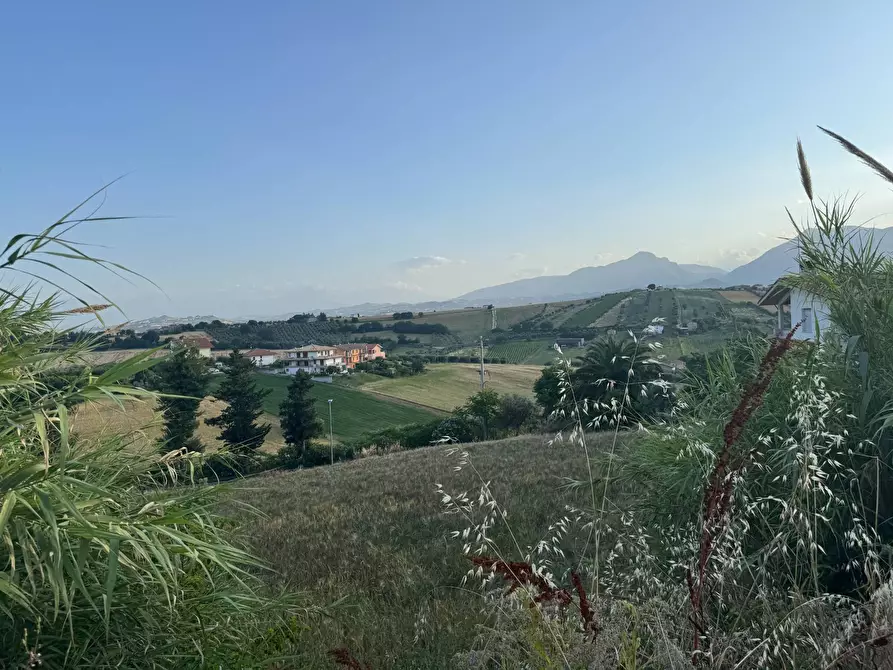 Immagine 18 di Locale commerciale in vendita  in via Piane Tronto snc a Ancarano