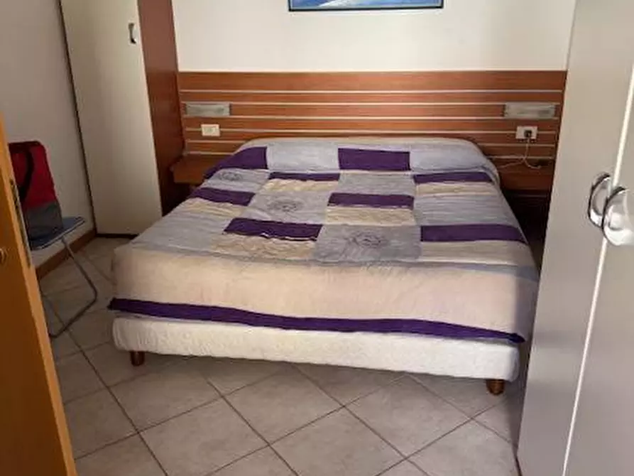 Immagine 4 di Locale commerciale in vendita  in VIA LEONARDO DA VINCI 34 a Tortoreto