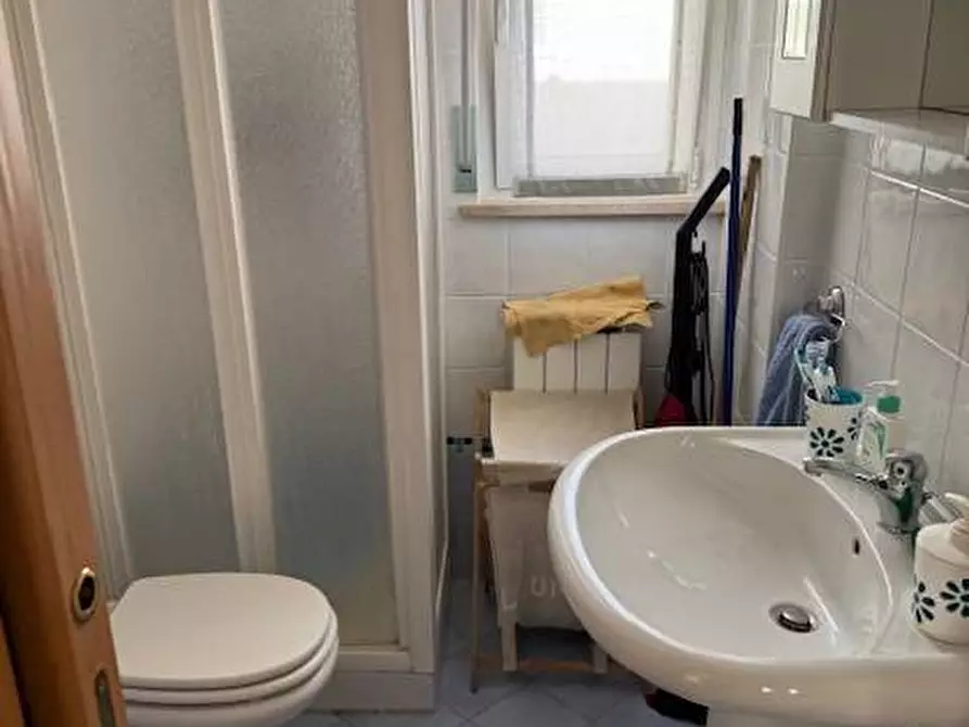 Immagine 6 di Locale commerciale in vendita  in VIA LEONARDO DA VINCI 34 a Tortoreto