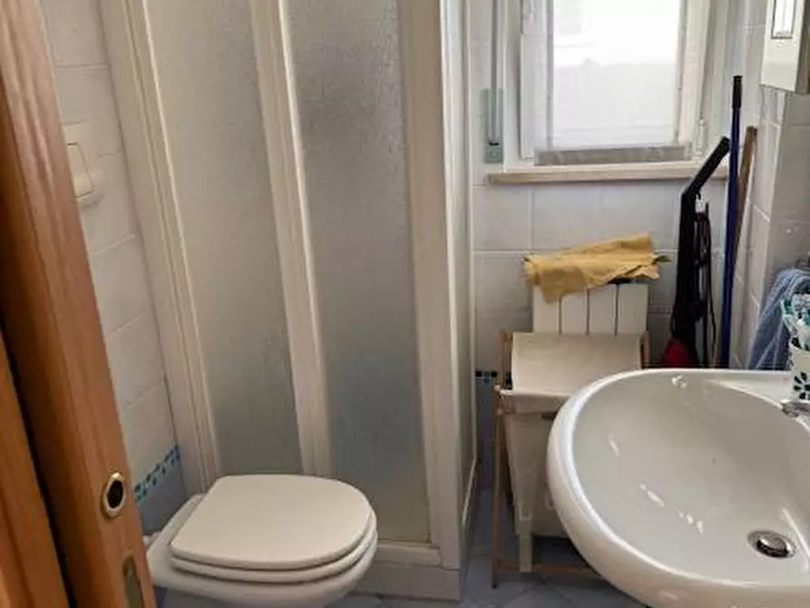 Immagine 18 di Locale commerciale in vendita  in VIA LEONARDO DA VINCI 34 a Tortoreto