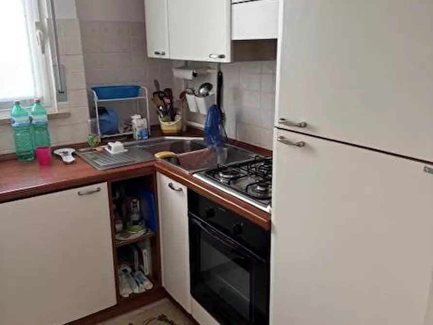 Immagine 1 di Locale commerciale in vendita  in VIA LEONARDO DA VINCI 34 a Tortoreto