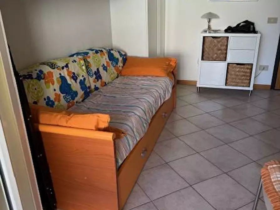 Immagine 8 di Locale commerciale in vendita  in VIA LEONARDO DA VINCI 34 a Tortoreto