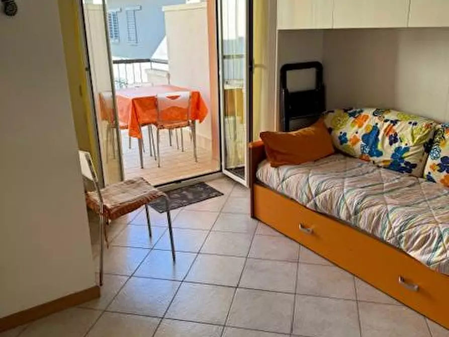 Immagine 9 di Locale commerciale in vendita  in VIA LEONARDO DA VINCI 34 a Tortoreto