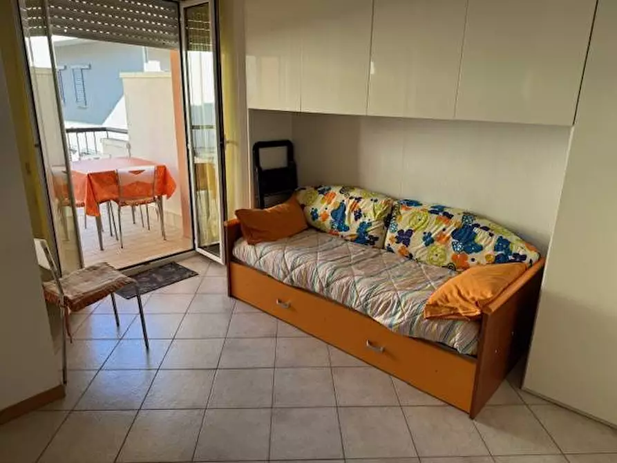 Immagine 10 di Locale commerciale in vendita  in VIA LEONARDO DA VINCI 34 a Tortoreto