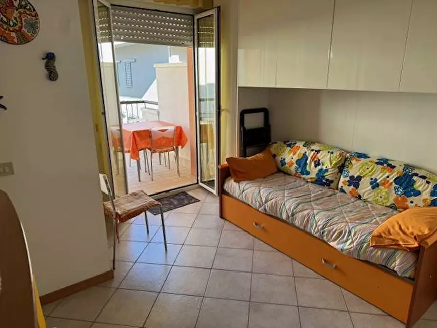 Immagine 11 di Locale commerciale in vendita  in VIA LEONARDO DA VINCI 34 a Tortoreto